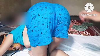 Desi Milf, Kocası Tarafından Büyük Doğal Göğüsleri Yenilir Ve Yumruklanır